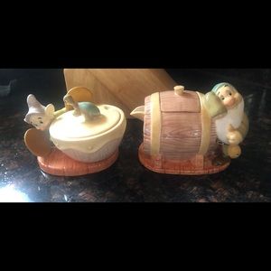 Dopey and Sleepy cream and sugar set.